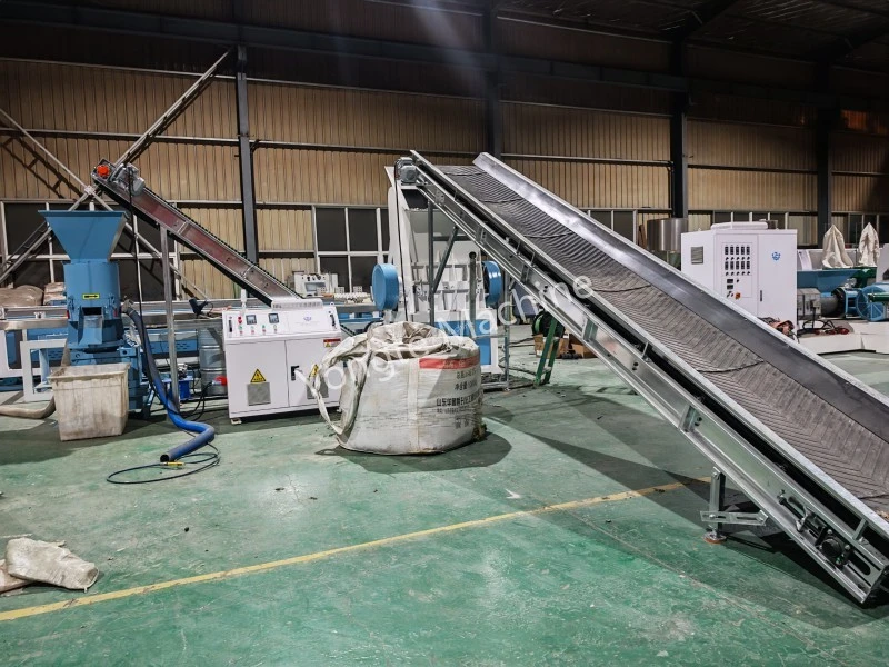 Linea di produzione per il riciclaggio di rifiuti tessili testata con successo