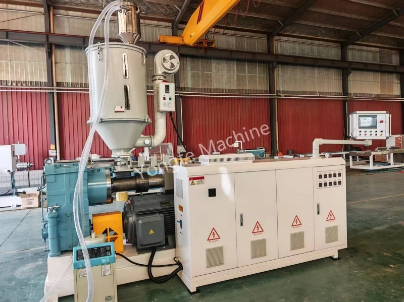 Estrusore SJ120/33 ad alta efficienza per la produzione di fogli di plastica di un cliente cinese