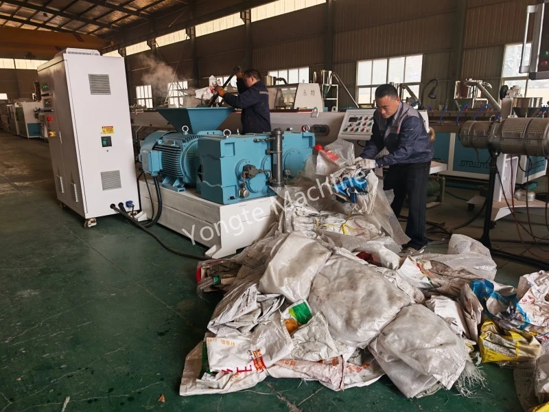 Estrusore bivite parallelo per il riciclaggio di film plastici in Africa
