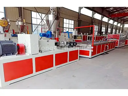 Linea di produzione di pannelli a parete in PVC