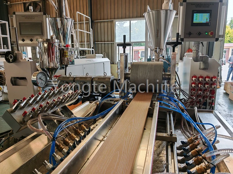 Macchina per il riciclaggio dei rifiuti WPC