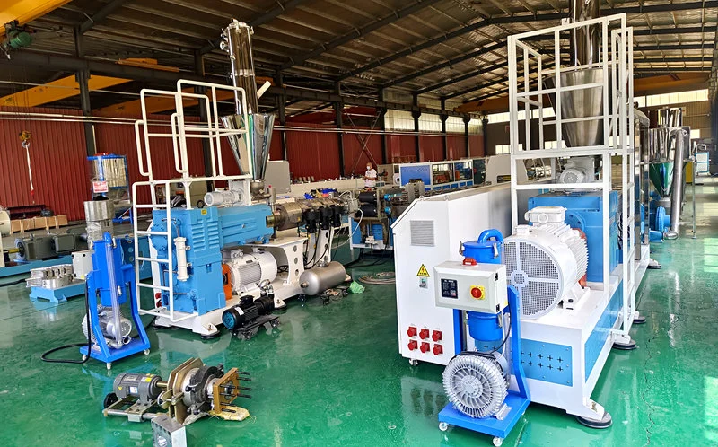 Macchina per estrusione WPC